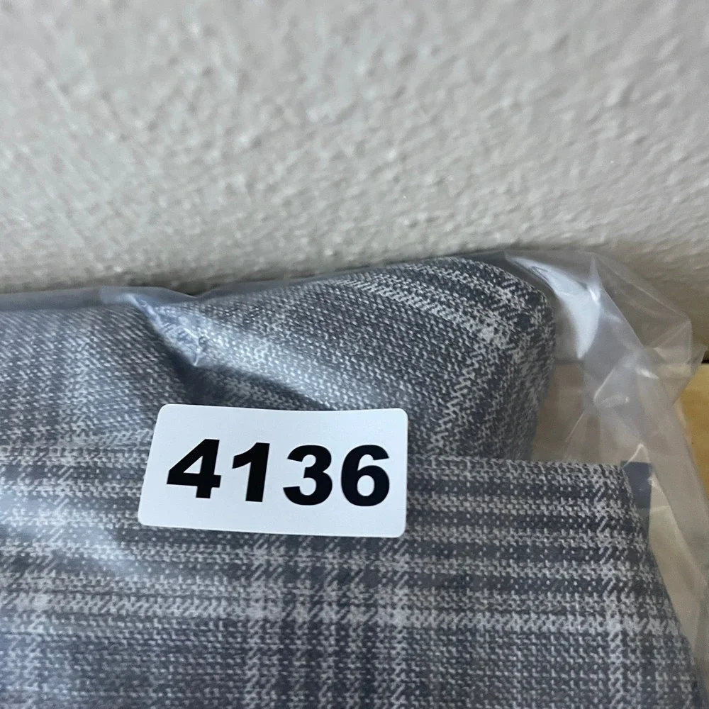Peter Millar Sport Coat Mens 48R Grey Plaid Two Button Wool Blazer Jacket